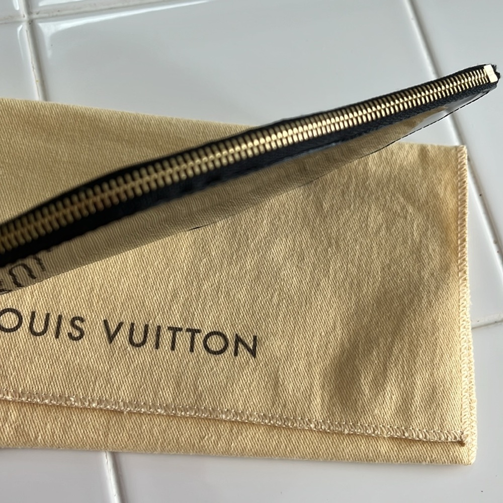 Louis Vuitton Ltd. Ed. Stickers coin purse - Picture 7 of 13